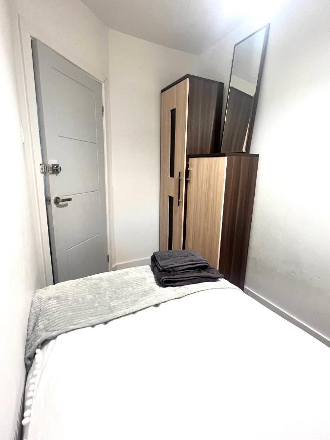 Lovely Single Room Londra Esterno foto