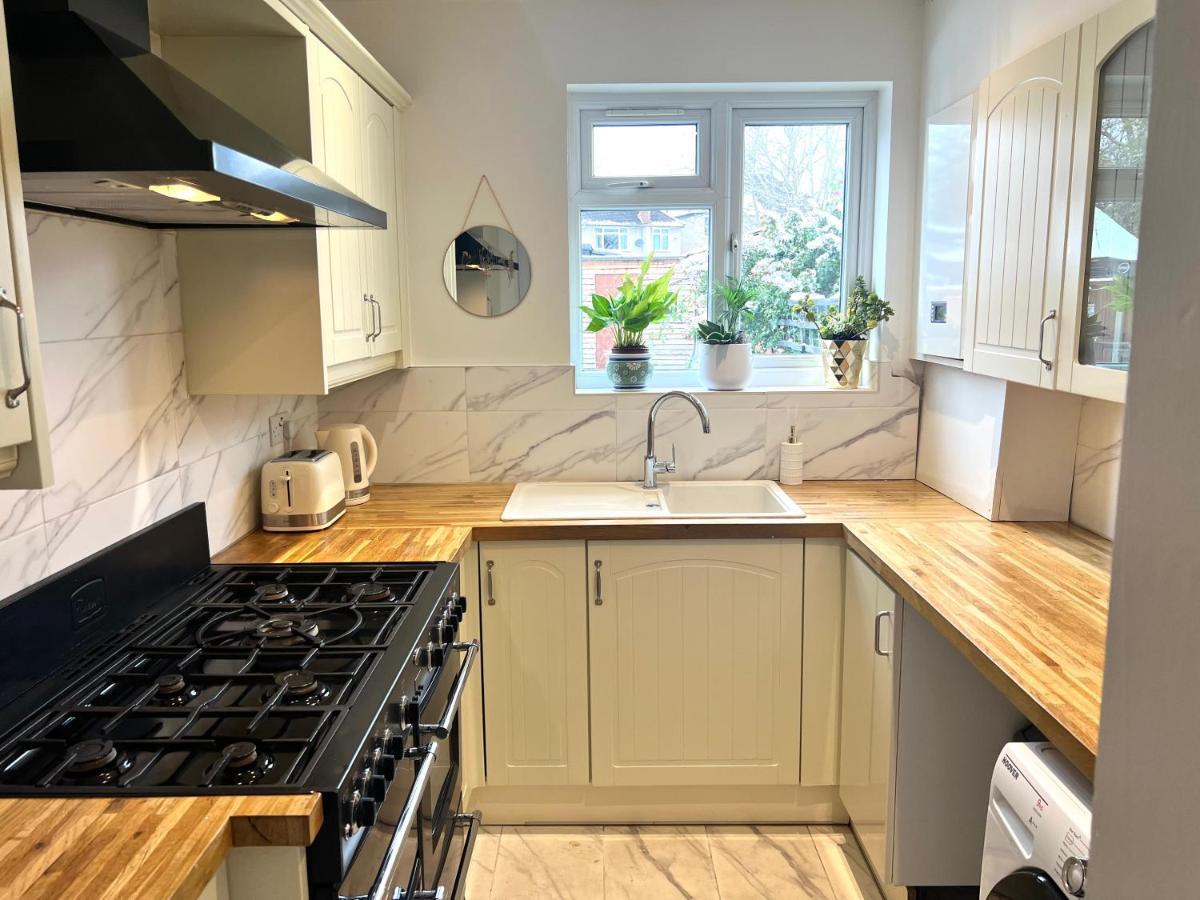 Lovely Single Room Londra Esterno foto